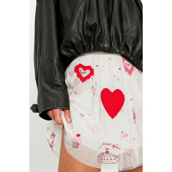 Free People Sketchbook Skirt Hearts Lace Mini Size Large NWT - Picture 2 of 4